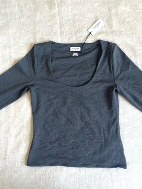 Aritzia contour Scoop Neck Long Sleeve Women's Top - Gray
